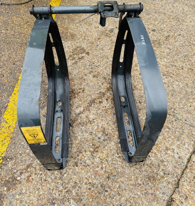 Mercedes Actros MP4 Fuel Tank Support Bracket Set A9604752303 A9605845238 Euro 6 view 5