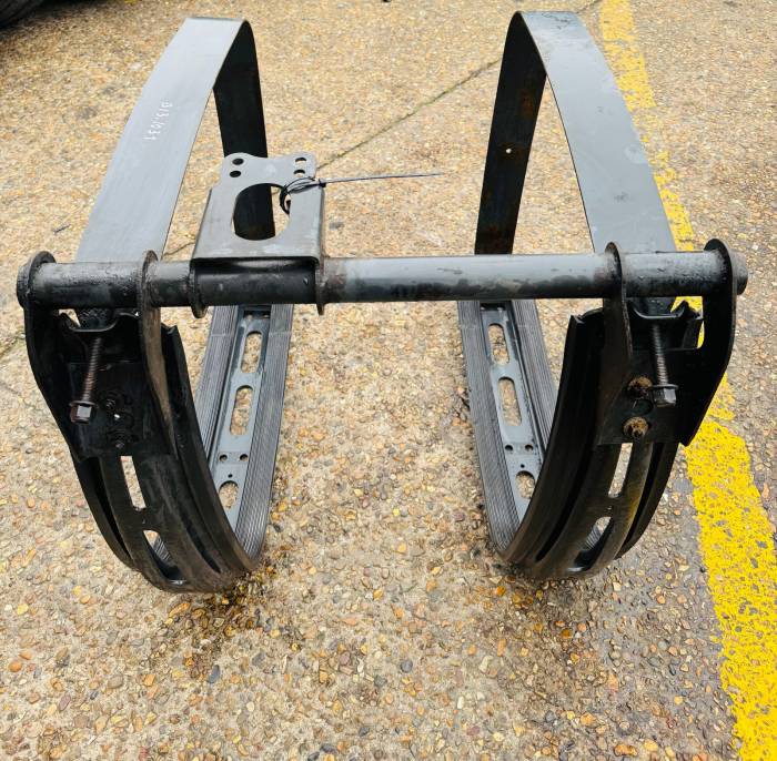 Mercedes Actros MP4 Fuel Tank Support Bracket Set A9604752303 A9605845238 Euro 6 view 7