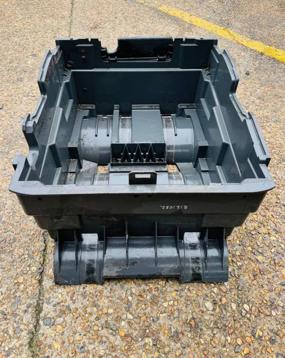 Mercedes Actros MP4/MP5 Battery Carrier Box A9605412910 A9605411810 A9605413010 view 6