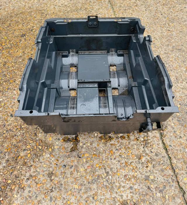 Mercedes Actros MP4/MP5 Battery Carrier Box A9605412910 A9605411810 A9605413010 view 7