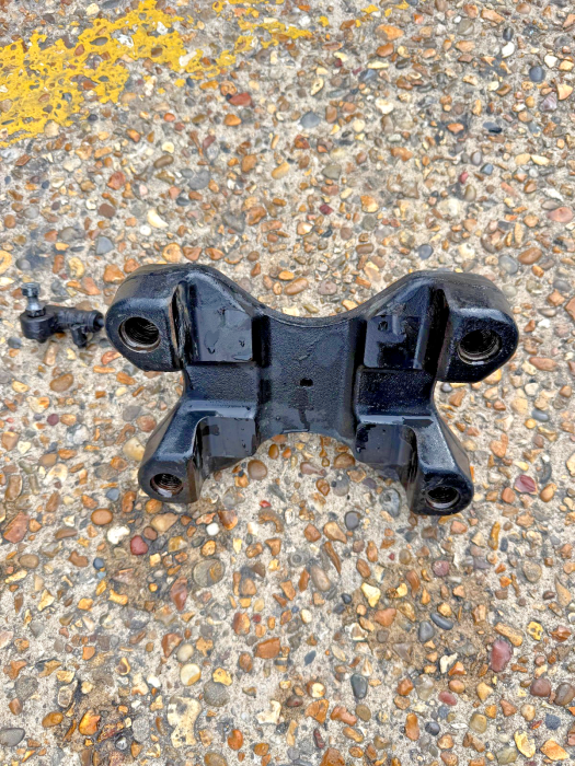 MAN TGX/TGS/TGA Air Spring Clamp Plate 81413350165 81.41335-0165 Rear Used view 4