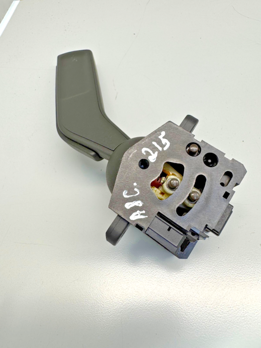 Volvo FH4/FM Euro 6 Turn Signal Indicator Switch 21967897 22849497 22943668 Used view 5