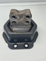 Daf XF106 Engine Mount 7421151 1897780 2136889 1851471 Rear L/R Euro 6 Used view 4