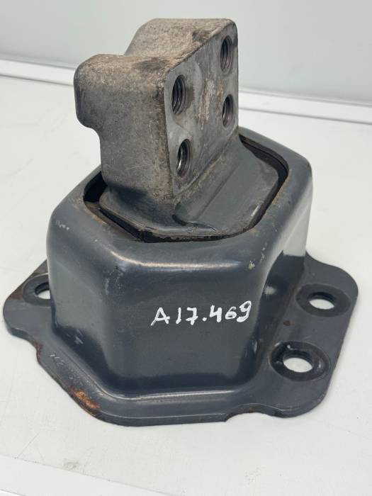 Daf XF106 Engine Mount 7421151 1897780 2136889 1851471 Rear L/R Euro 6 Used view 6