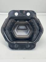 Daf XF106 Engine Mount 7421151 1897780 2136889 1851471 Rear L/R Euro 6 Used view 7
