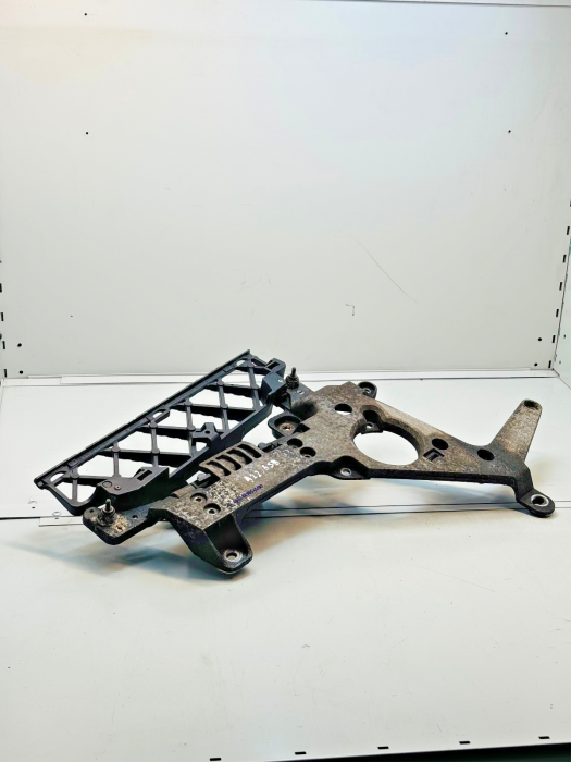 Mercedes Actros MP4 Front Bumper Step Bracket Left A9608850545 A9608801065 Used view 5