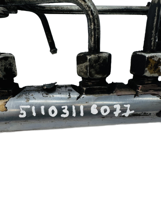 MAN D2676 Common Rail Fuel Rail 51103116077 51.10311-6077 51103116078 Euro 6 view 4