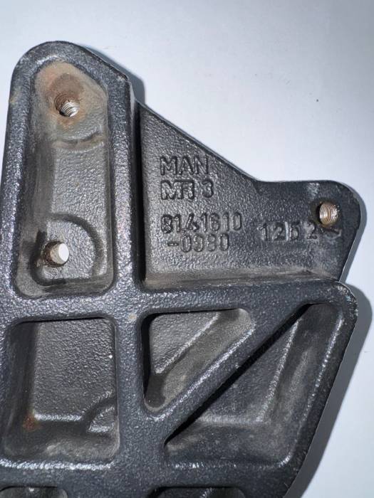 MAN TGA TGS TGX Engine Bracket 81416100980 81.41610-0980 Euro 6 Used OEM Part view 2