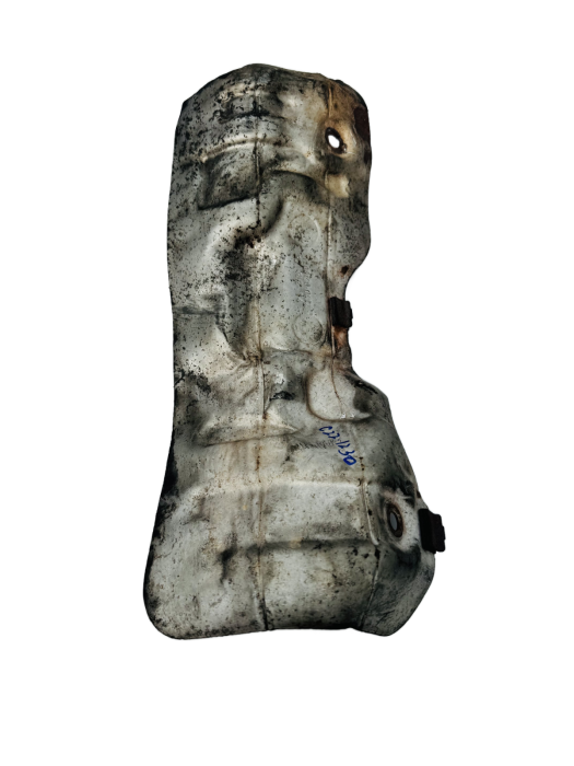 MAN TGX Exhaust Manifold Heat Shield 51081200412 51.08120-0412 51081200413 Used view 2
