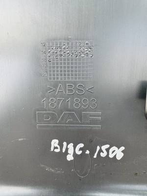 DAF XF106 Dashboard Plastic Cover 1871893 1844544 Centre AUX Trim Used view 3