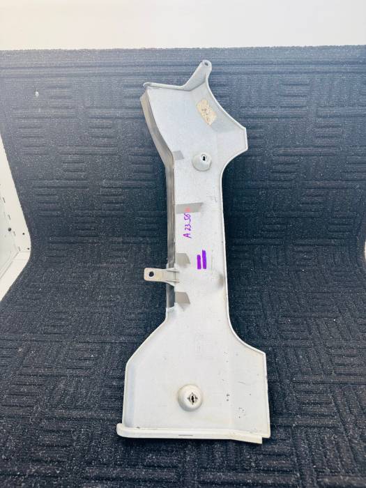 Mercedes Actros MP4/MP5 Bumper End Cover 9608856874 1105.96505 LH White Used view 3