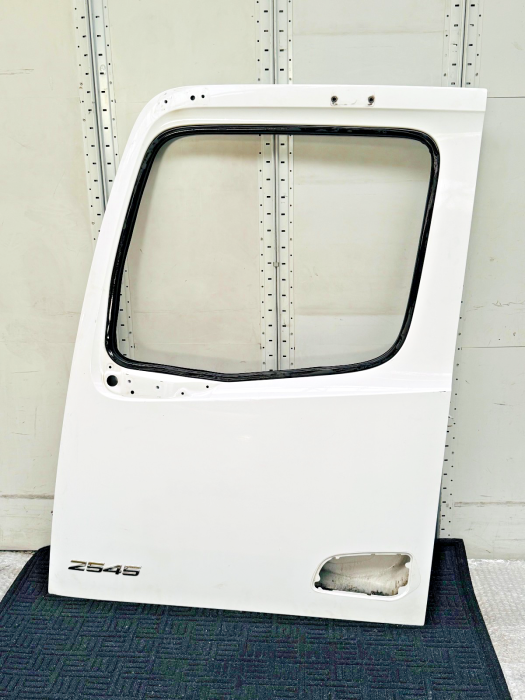 Mercedes Actros MP4 Left Cab Door Shell A9607224209 Nearside Euro 6 Used view 4