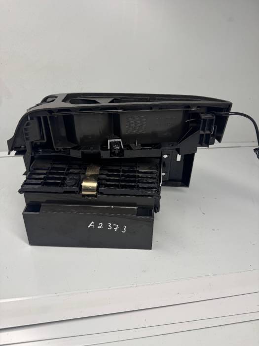 Volvo FH4 Dashboard Drawer & Cup Holder 82247442 RHD Euro 6 Used view 5