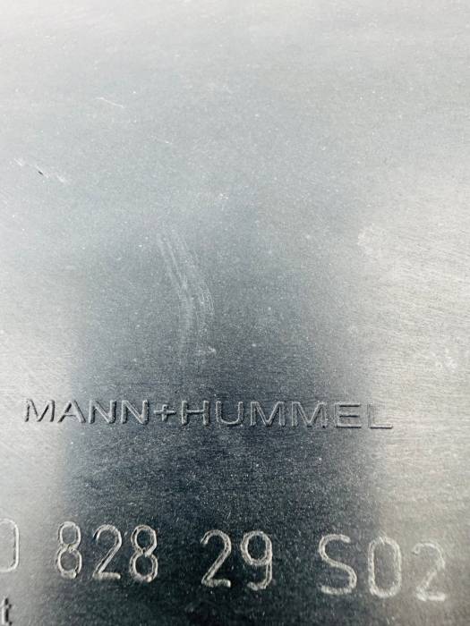 MAN TGX/TGS  Air Filter Housing 81084006078 81084006070 81084050021 Euro 6 Used view 4