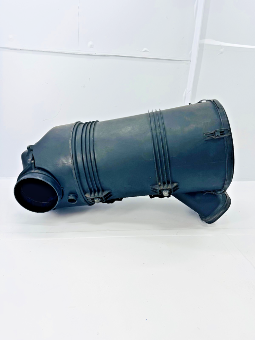 MAN TGX/TGS  Air Filter Housing 81084006078 81084006070 81084050021 Euro 6 Used view 7