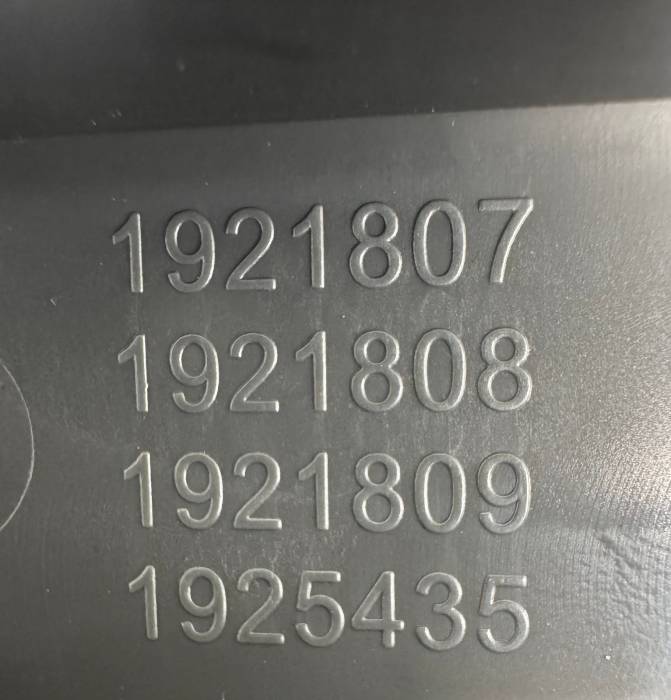 DAF XF106 Dashboard Storage Tray 1921807 1921808 1921809 Centre Euro 6 Used view 6