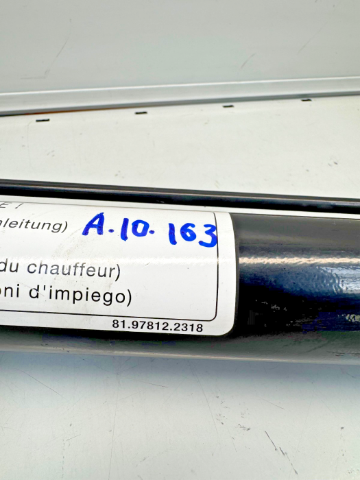 MAN TGL/TGS/TGX Cab Tilt Cylinder 81978122318 81.97812-2318 81417236138 Used view 3