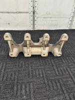 DAF XF106 Crossmember Bracket 1955639 1764125 1764124 Frame Mount Euro 6 Used view 3