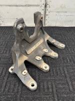 DAF XF106 Crossmember Bracket 1955639 1764125 1764124 Frame Mount Euro 6 Used view 4