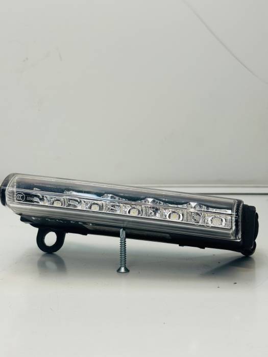 Mercedes Actros MP4 LED Daytime Running Light Left A9608203156 A9608200956 24V view 3