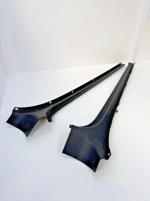 Mercedes Actros MP4 Door Pillar Trim Cover A9606950857 A9606950957 RH Used view 6