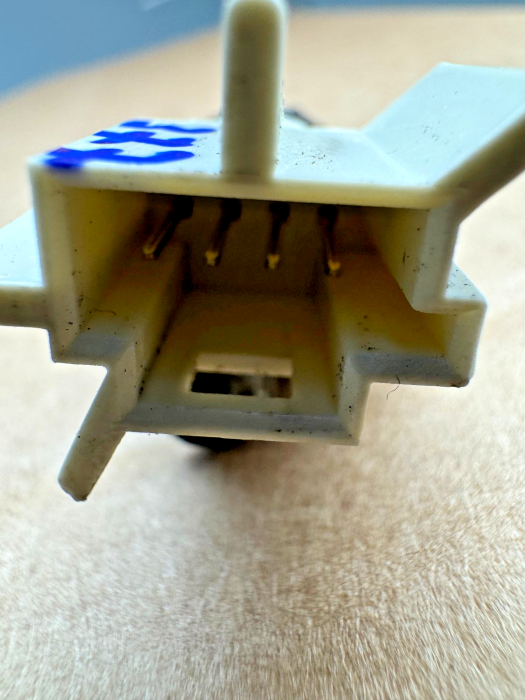 Volvo FH4/FM4 Cabin Temperature Sensor 21353647 HVAC 4-pin Used view 5