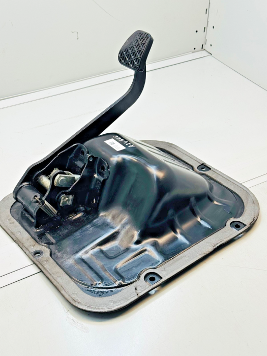 Mercedes Actros MP4 Brake Pedal Block A9602941401 Used view 6