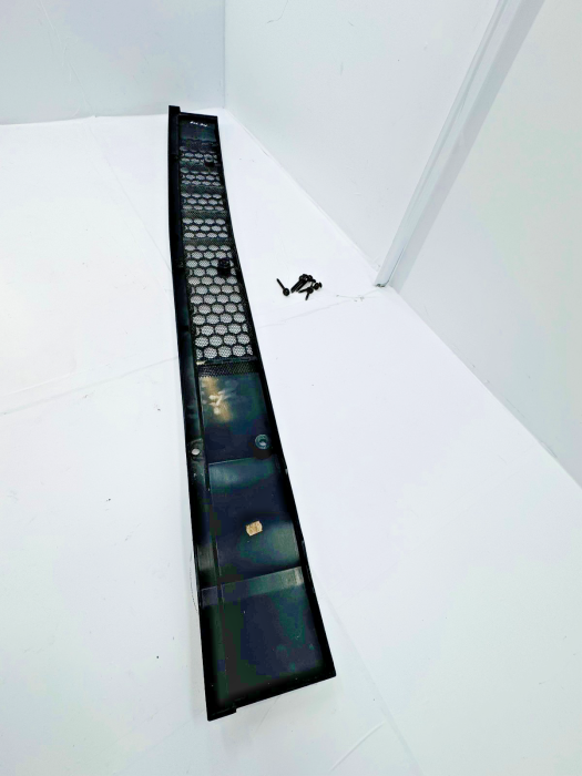 MAN TGX Air Intake Grille 81082015939 81082015913 81082015883 Front Euro 6 Used view 4