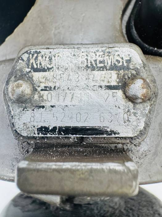 MAN TGX Air Dryer Assembly Knorr-Bremse 81521026370 LA8212 K017711 Euro 5/6 view 4