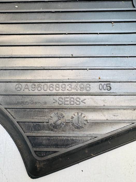 Mercedes Actros MP4 Dash Top Shelf Mat A9606893496 A9606898296 With Cup Holders view 3