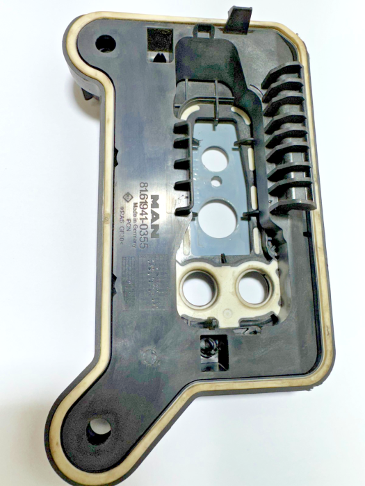 MAN TGX Oil Module Housing 81619410355 81.61941-0355 D20 D26 Engine Genuine Used view 3