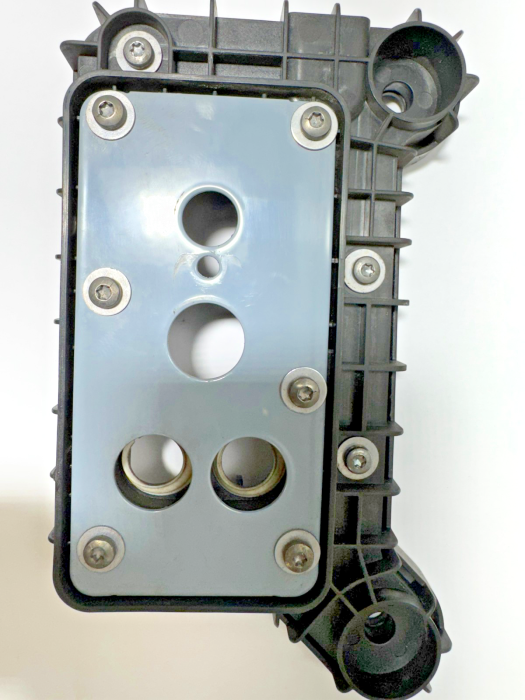 MAN TGX Oil Module Housing 81619410355 81.61941-0355 D20 D26 Engine Genuine Used view 5