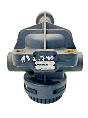 Mercedes Actros/Axor/Arocs Relay Valve A0044296344 Wabco 9730060030 8.5 Bar Used