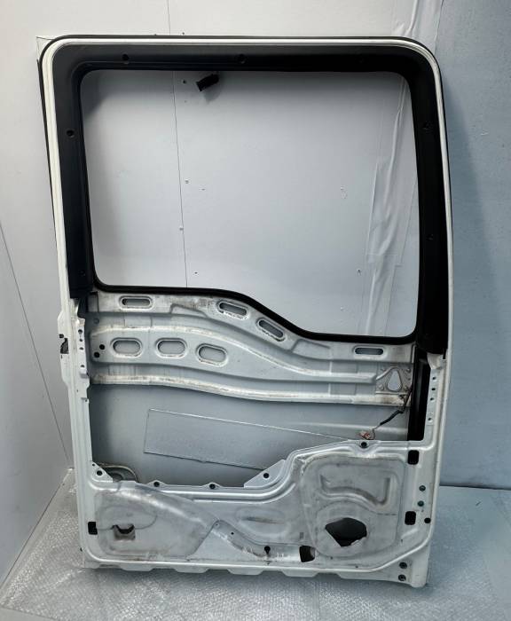 MAN TGX/TGA Left Front Door Shell 81626004129 81626004117 81626004109 Euro 5/6 view 4