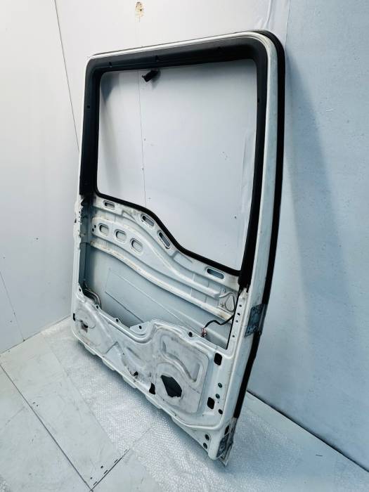 MAN TGX/TGA Left Front Door Shell 81626004129 81626004117 81626004109 Euro 5/6 view 5