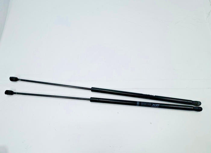 DAF XF Euro 6 Bonnet Gas Spring Shock 1925981 1744682 689049 Front Euro 6 view 6