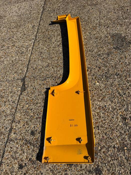 DAF XF106 Rear Cab Fairing RH 1836001 1836000 DAF767 DF1094 Yellow Euro 6 Used view 4
