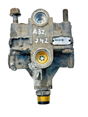 Mercedes Actros MP4 Arocs Relay Valve A0054299544 Wabco 9730113010 Euro 6 Used