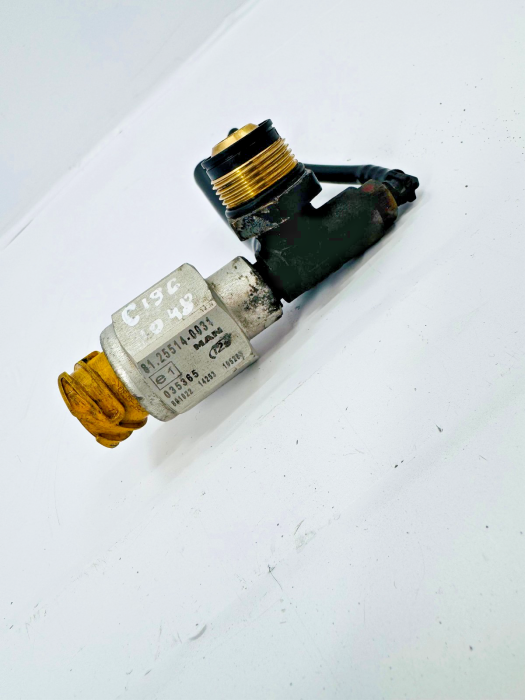 MAN TGA/TGL/TGM/TGS/TGX Brake Pneumatic Pressure Switch 81255140031 5.8 Bar view 5