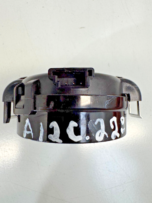 MAN TGX/TGS rain/light sensor 81259370068 81.25937-0068 Hella 6PW 012 258-711 view 5