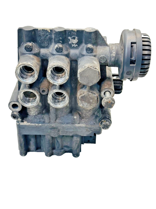 Mercedes Actros ECAS Solenoid Valve A0013271225 Wabco 4728901130 4728901120 Used view 3