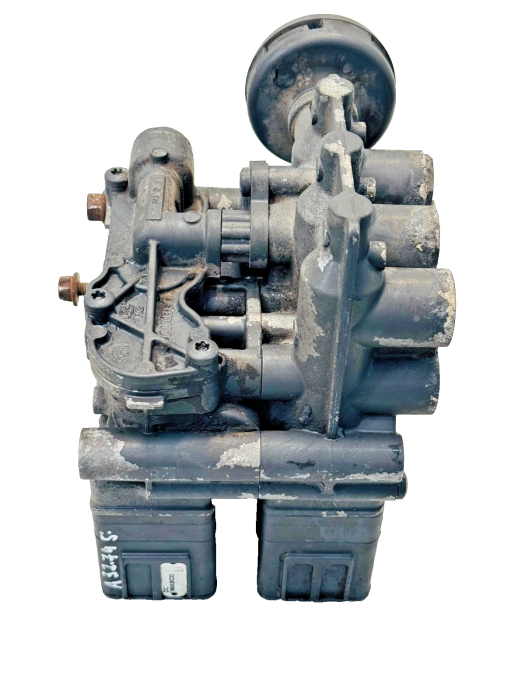 Mercedes Actros ECAS Solenoid Valve A0013271225 Wabco 4728901130 4728901120 Used view 6