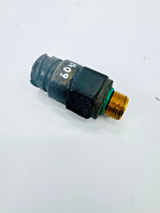 MAN Neoplan Air Pressure Sensor 12 Bar 60479676363019 M16x1.5 Used view 3