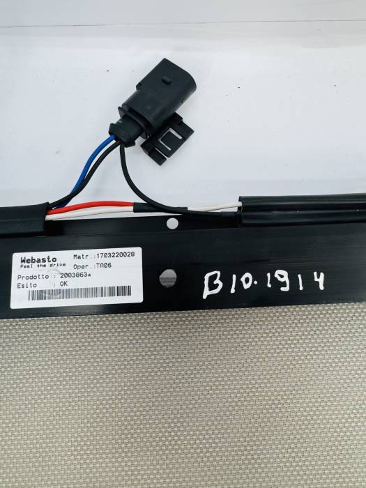 DAF XF105/XF106 Webasto Roof Hatch Sunblind 2003863 1846448 Motorised Used view 4