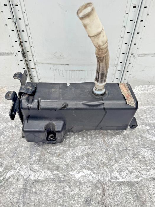 MAN TGX Euro 6 Windscreen Washer  Tank 81264810112 81.26481-0112 Euro 6 Used view 3