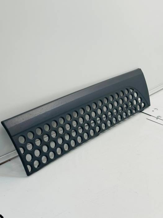 Mercedes Actros MP4/MP5 Lower Right Grille Step Trim A9608852684 A9608831801 view 3