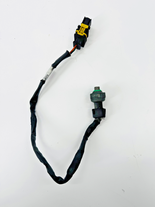 Volvo FH/FM A/C Air Conditioning Pressure Sensor 21065047 742106507 Front Used view 5