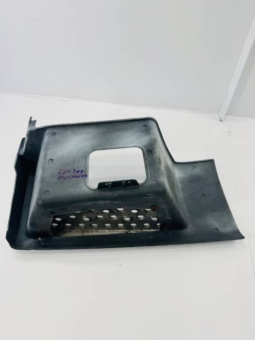 MAN TGA/TGX Lower Step Housing RH 81615100314 EAN 4051334947819 Euro 5/6 Used view 6