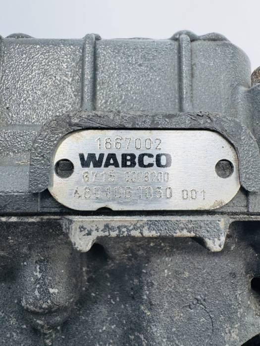 DAF XF106/CF/LF EBS Rear Axle Modulator Wabco 1867002 4801061050 Euro 6 Used view 3