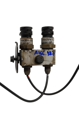 Volvo FH/FM Air Pressure Sensor Pair 20829689 23914 20528336 With Bracket Used